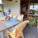 Nyaraló Large, Comfortable Home, Sauna, Jacuzzi *
