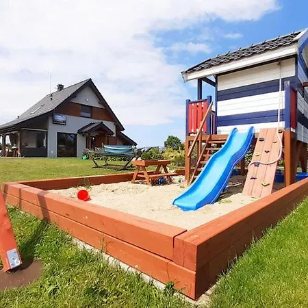 Vakantiehuis Large, Comfortable Home, Sauna, Jacuzzi Mielenko