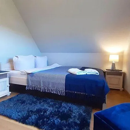 Large, Comfortable Home, Sauna, Jacuzzi