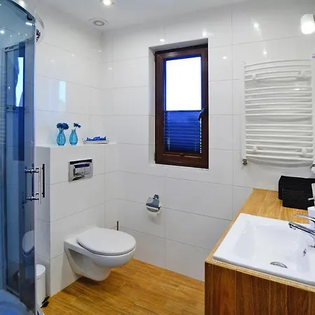 Large, Comfortable Home, Sauna, Jacuzzi * Mielenko
