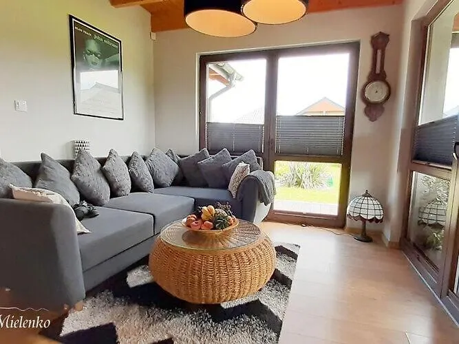 Large, Comfortable Home, Sauna, Jacuzzi