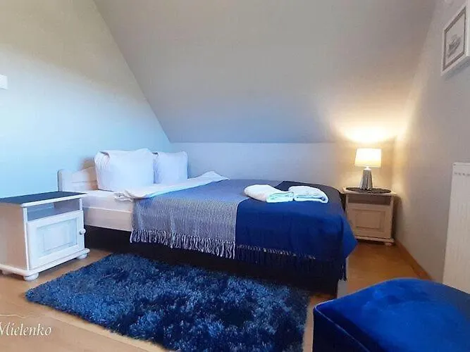 Large, Comfortable Home, Sauna, Jacuzzi