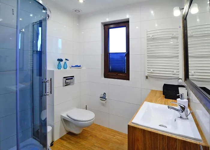 Large, Comfortable Home, Sauna, Jacuzzi * Mielenko