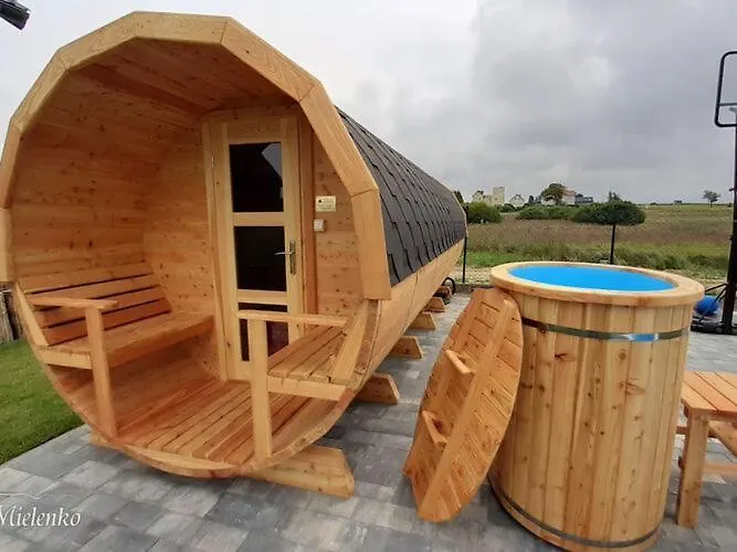 Large, Comfortable Home, Sauna, Jacuzzi Holiday home